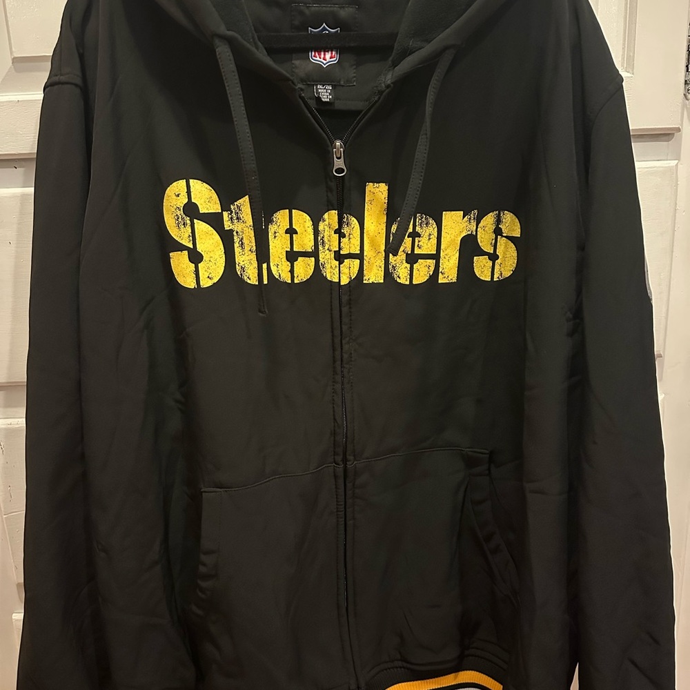 NFL Apparel Steelers Black and Yellow insulated  Jacket with hood, XXL